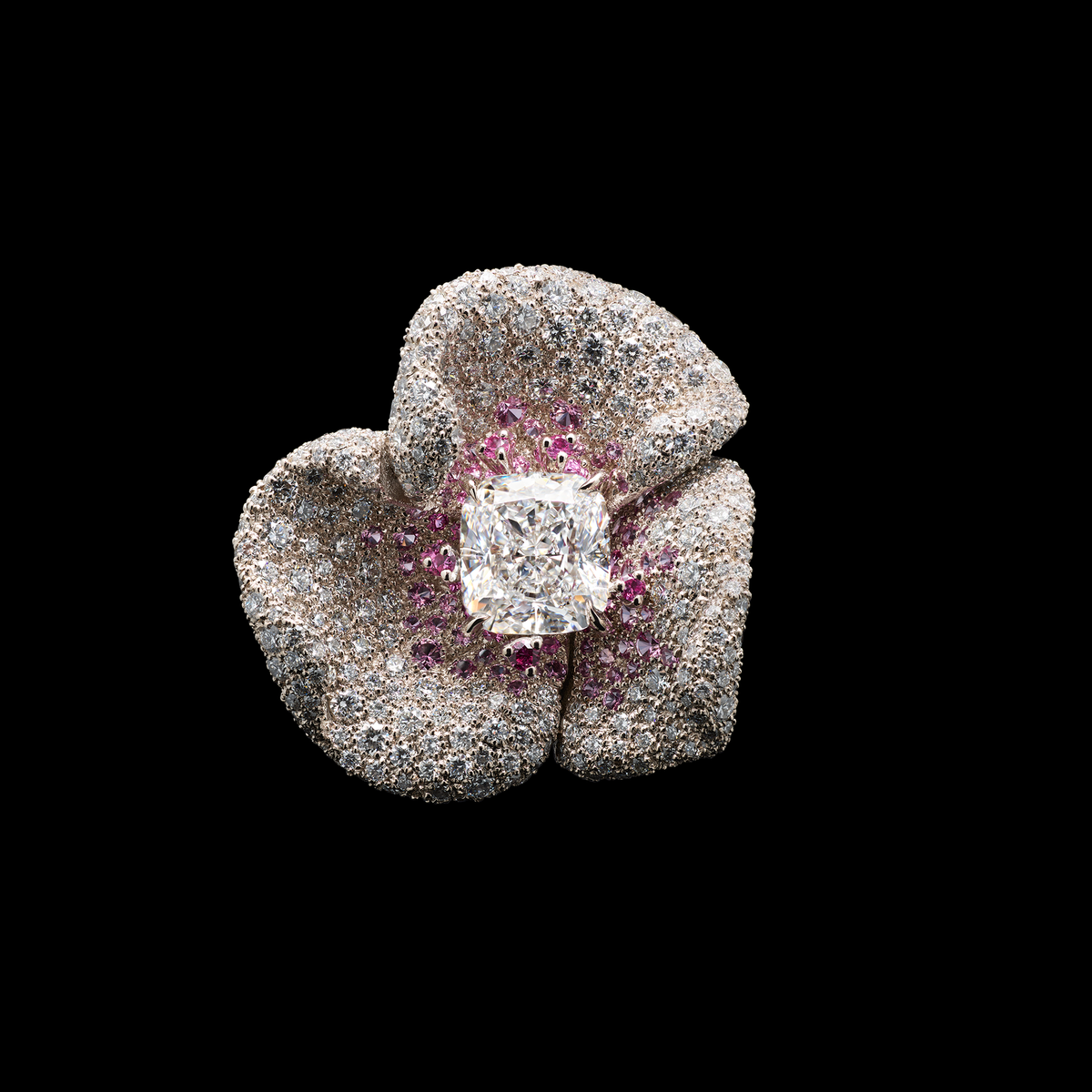 The second chapter of the Diorexquis Haute Joaillerie Collection